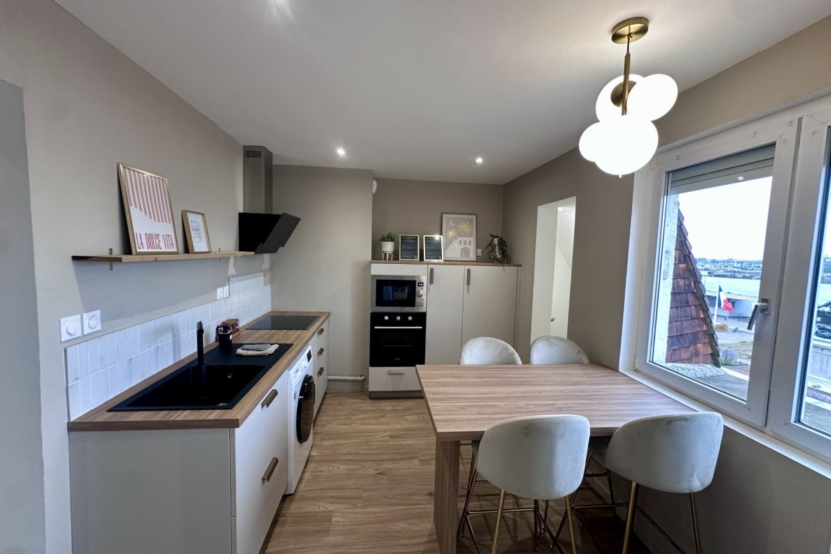 AMMG TOUR MARINA - Suite Majestic 17 Cuisine entièrement equipee pour un confort hors du commun