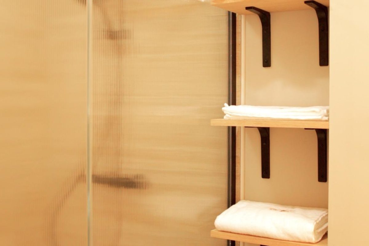 AMMG TOUR MARINA - Suite Infinity 4 douche-italienne-serviettes-appartement-luxe-calais