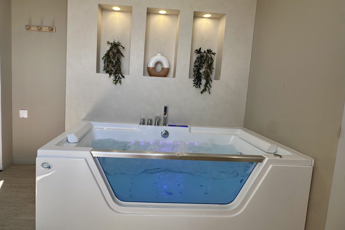 AMMG TOUR MARINA - Suite Zénith 4 jacuzzi-interieur-appartement-calais