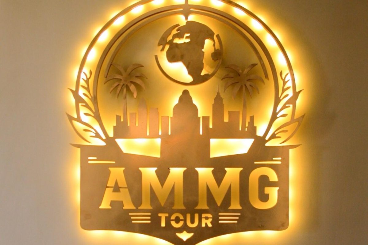 AMMG TOUR MARINA - Suite Impériale 12 Plaque dorée AMMG Tour à l’entrée de la Marina de Calais.