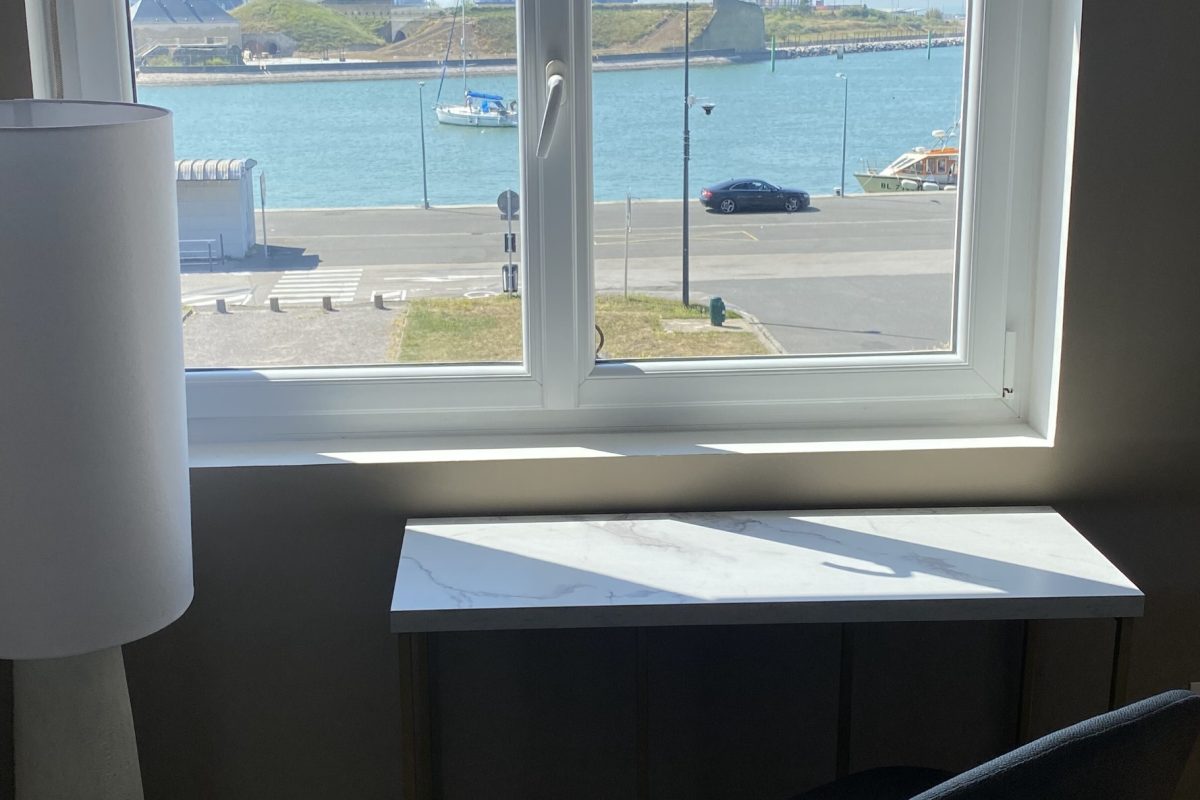 AMMG TOUR MARINA - Suite Majestic 7 salon-lumineux-suite-majestic