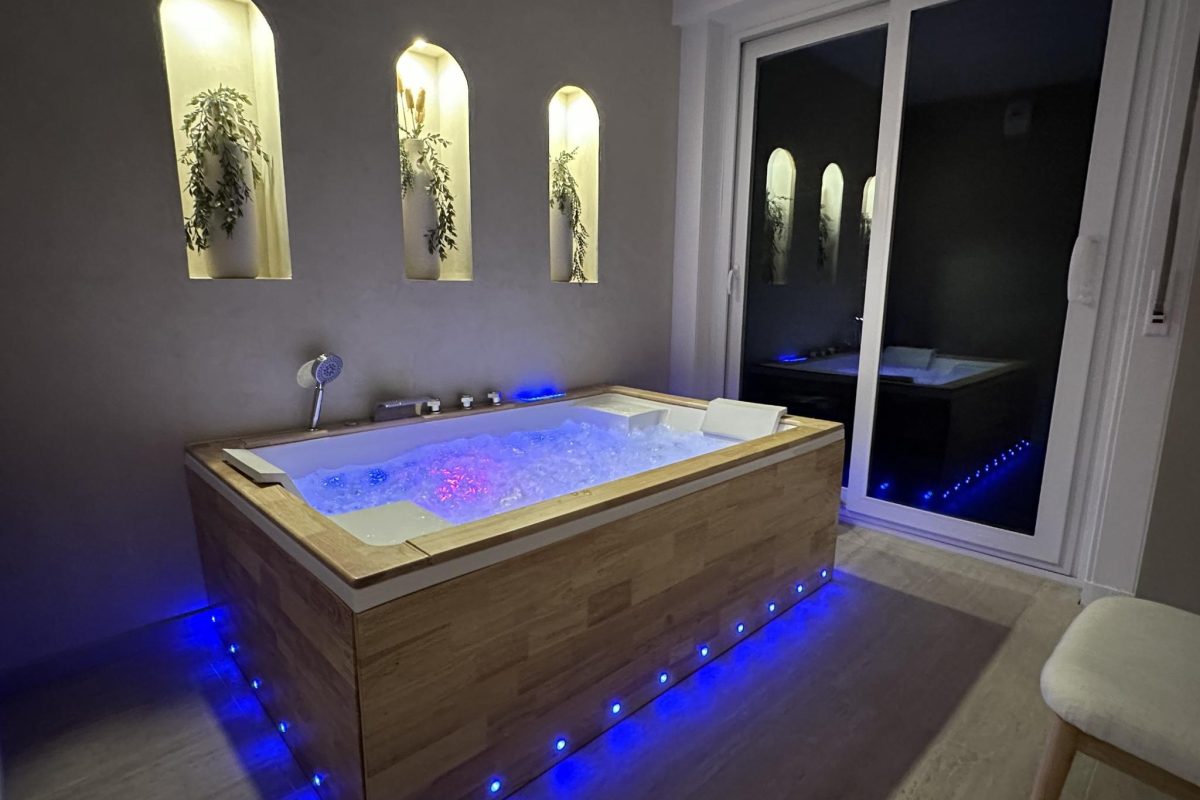 AMMG TOUR MARINA - Suite Impériale 18 spa-jacuzzi-led-suite-imperiale-calais