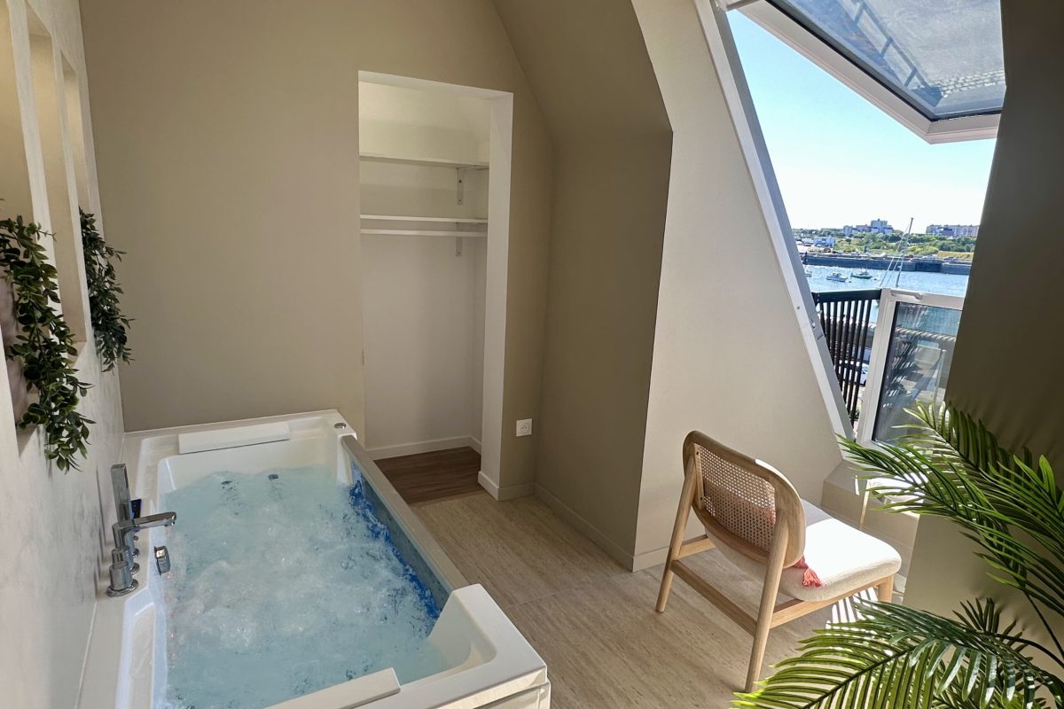 AMMG TOUR MARINA - Suite Zénith 14 vue-mer-balcon-appartement-calais