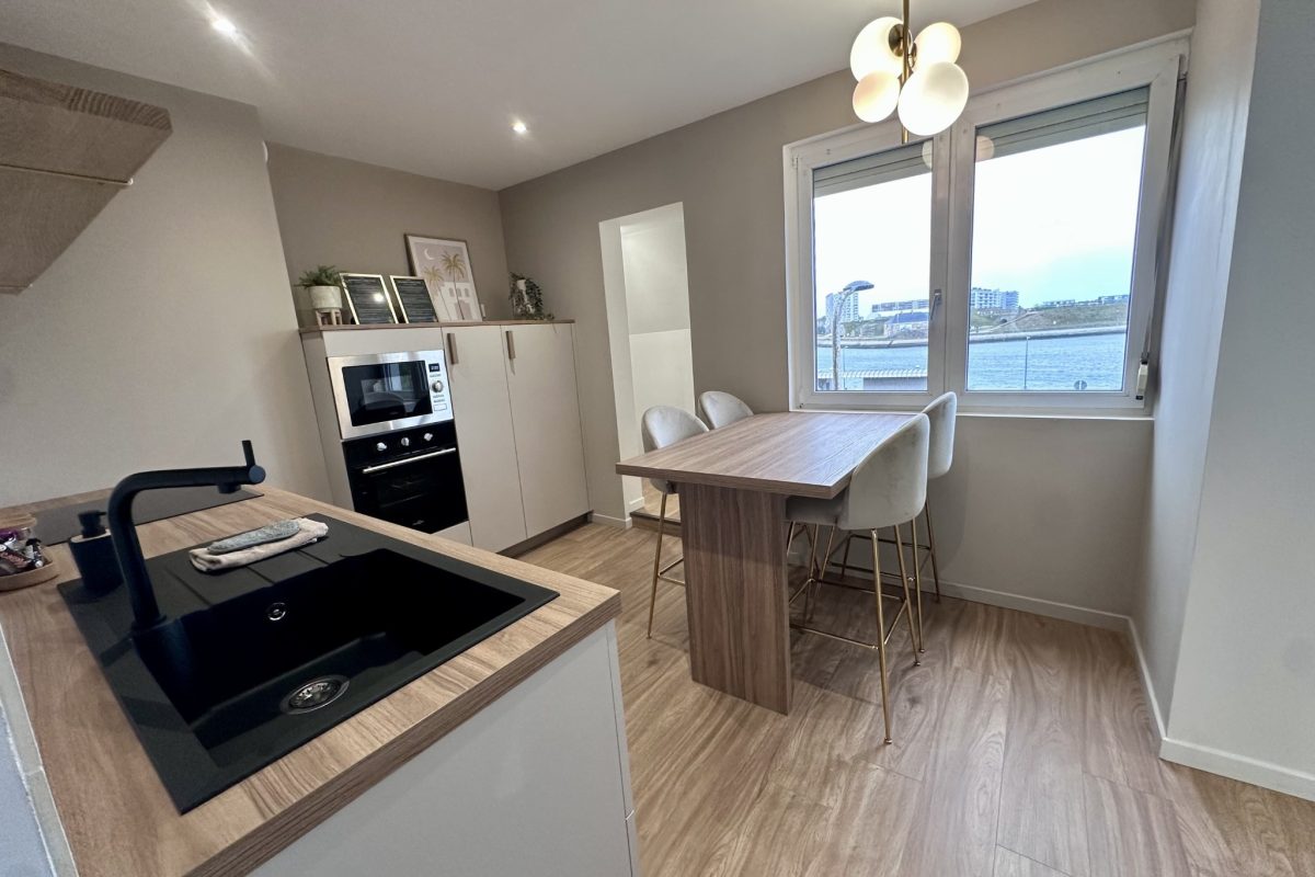 AMMG TOUR MARINA - Suite Majestic 1 vue-mer-suite-majestic-calais-location